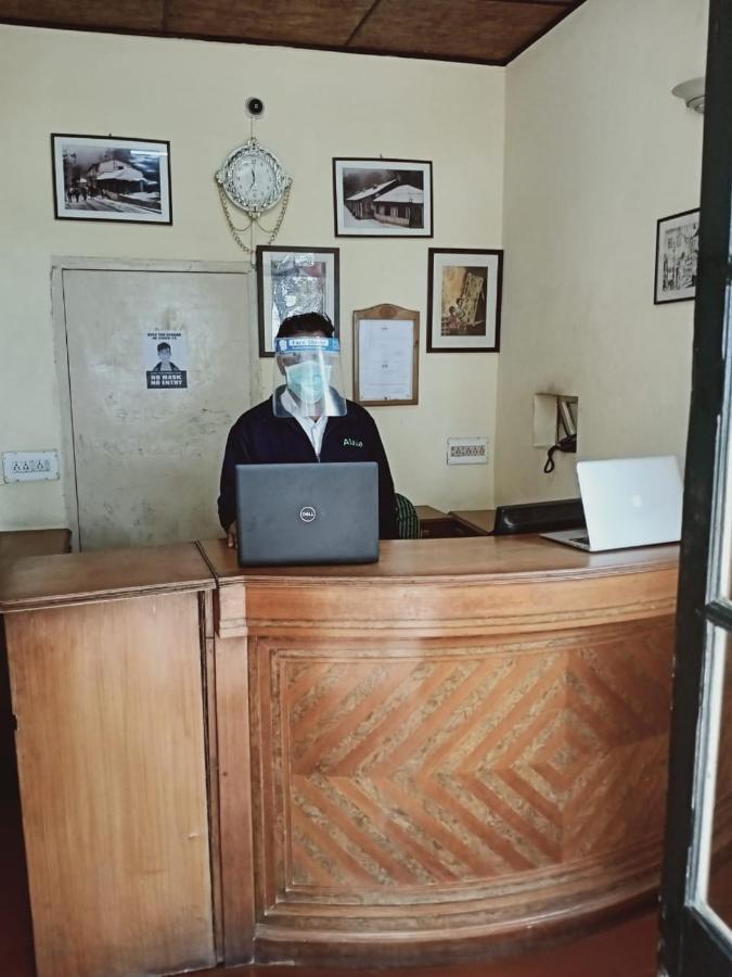 Alasia Hotel Kasauli Ngoại thất bức ảnh