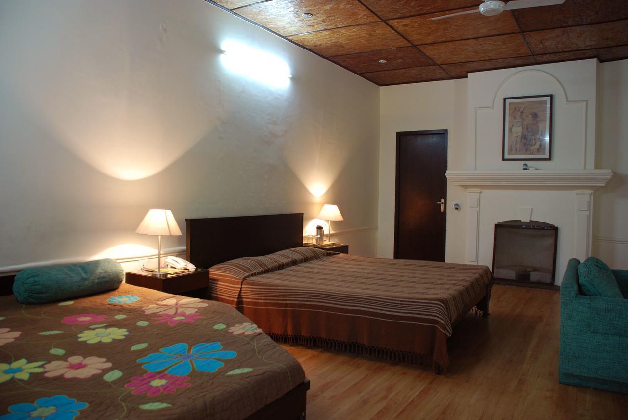 Alasia Hotel Kasauli Ngoại thất bức ảnh