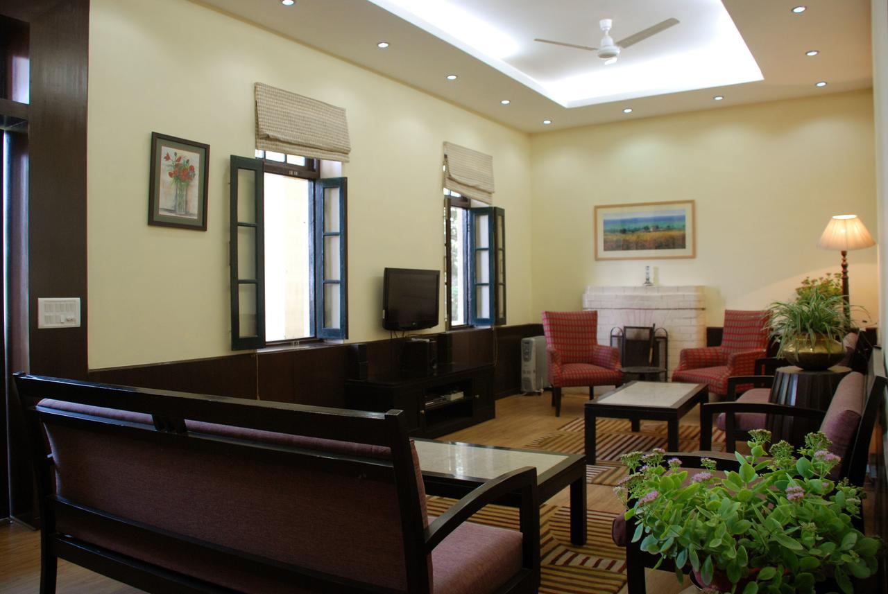 Alasia Hotel Kasauli Ngoại thất bức ảnh