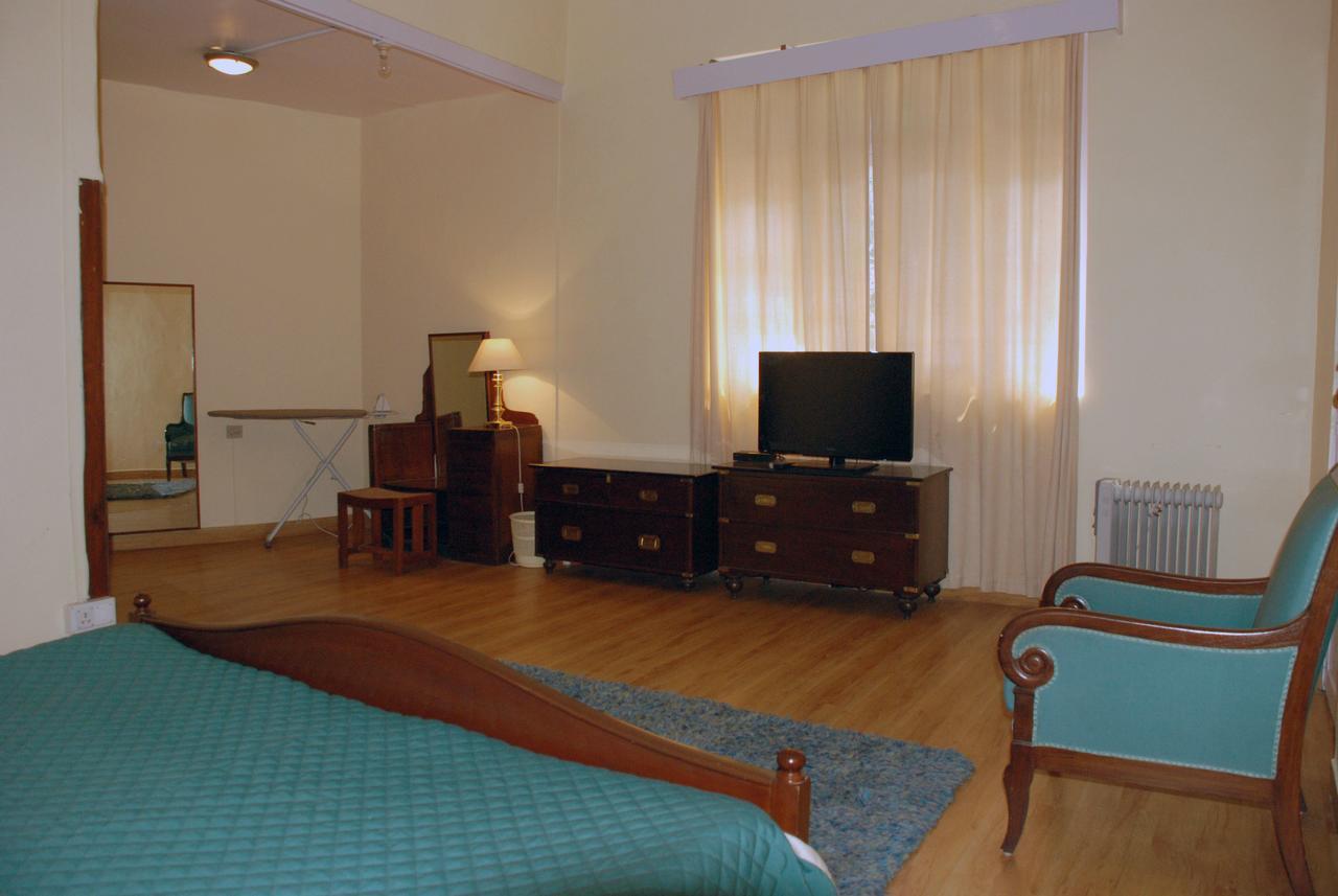 Alasia Hotel Kasauli Ngoại thất bức ảnh