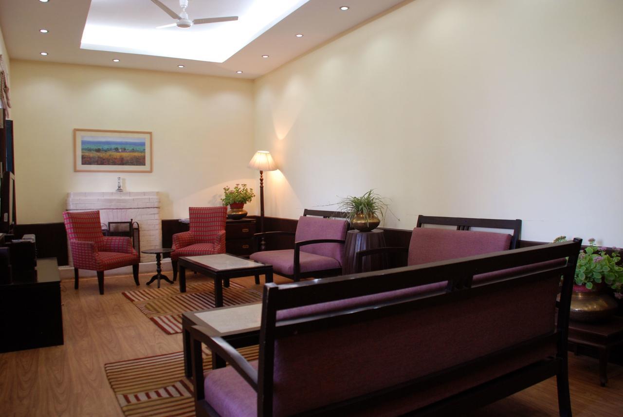 Alasia Hotel Kasauli Ngoại thất bức ảnh